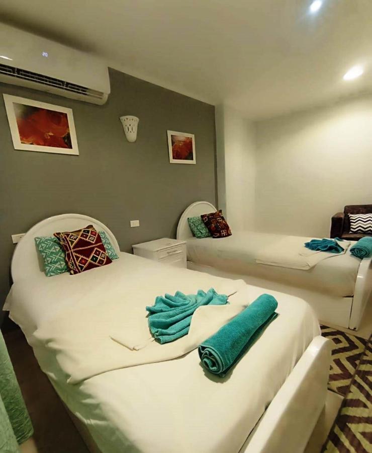 Nefertarie Guest House Luxor Exterior foto